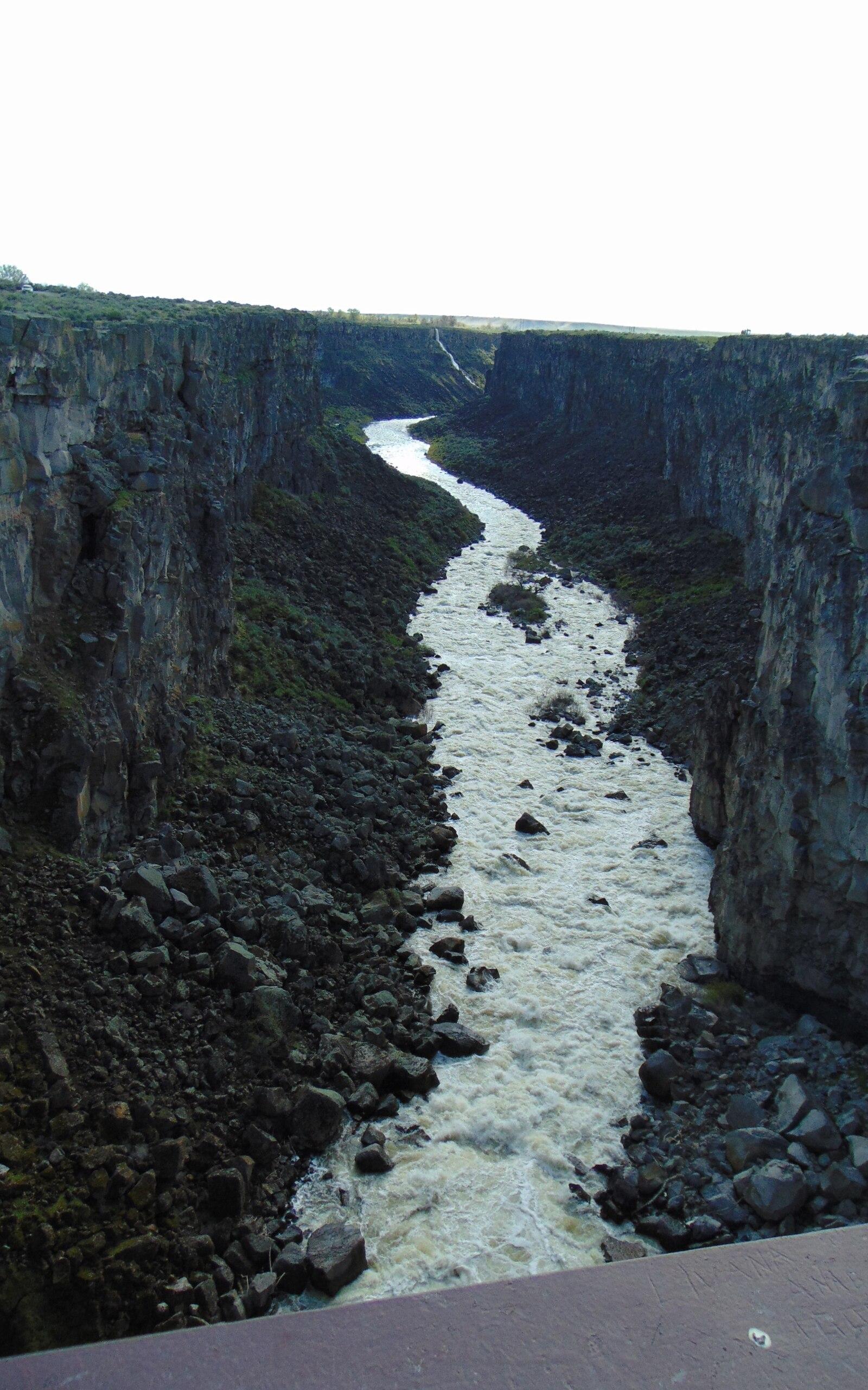 West on Malad Gorge, Apr 17